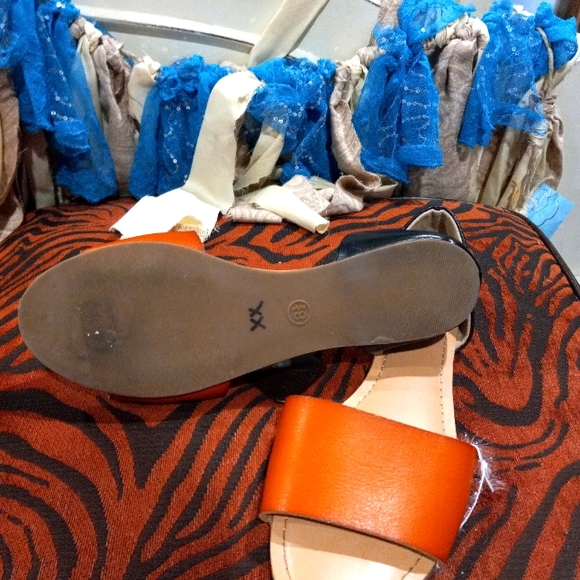 Merona Traget sandals - Picture 2 of 2